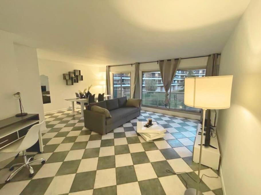 Апартаменты 9 Min From Chateau De Vincennes - Paris & Disney Сен-Морис Экстерьер фото